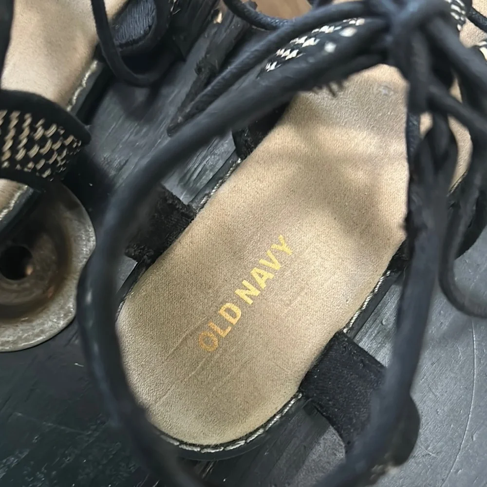 Old Navy step into